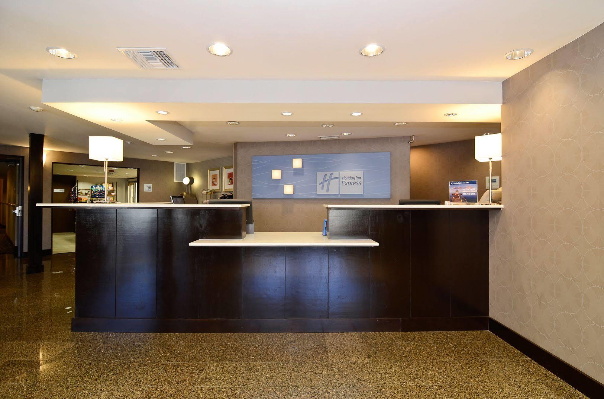Holiday Inn Express San Diego Airport-Old Town By Ihg Buitenkant foto
